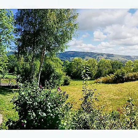 Maison Confortable Avec Vue Sur La Montagne A Le Fau بيت للعطل Le Fau (Cantal)