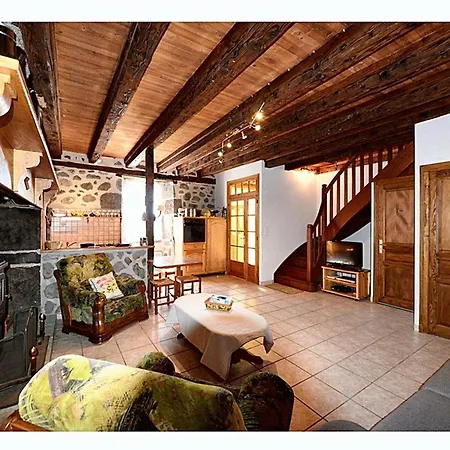 Ferienhaus Maison Confortable Avec Vue Sur La Montagne A Le Fau Le Fau (Cantal)