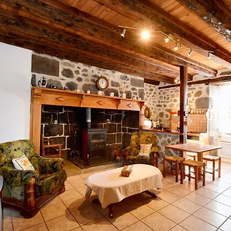 Maison Confortable Avec Vue Sur La Montagne A Le Fau Ferienhaus Le Fau (Cantal)